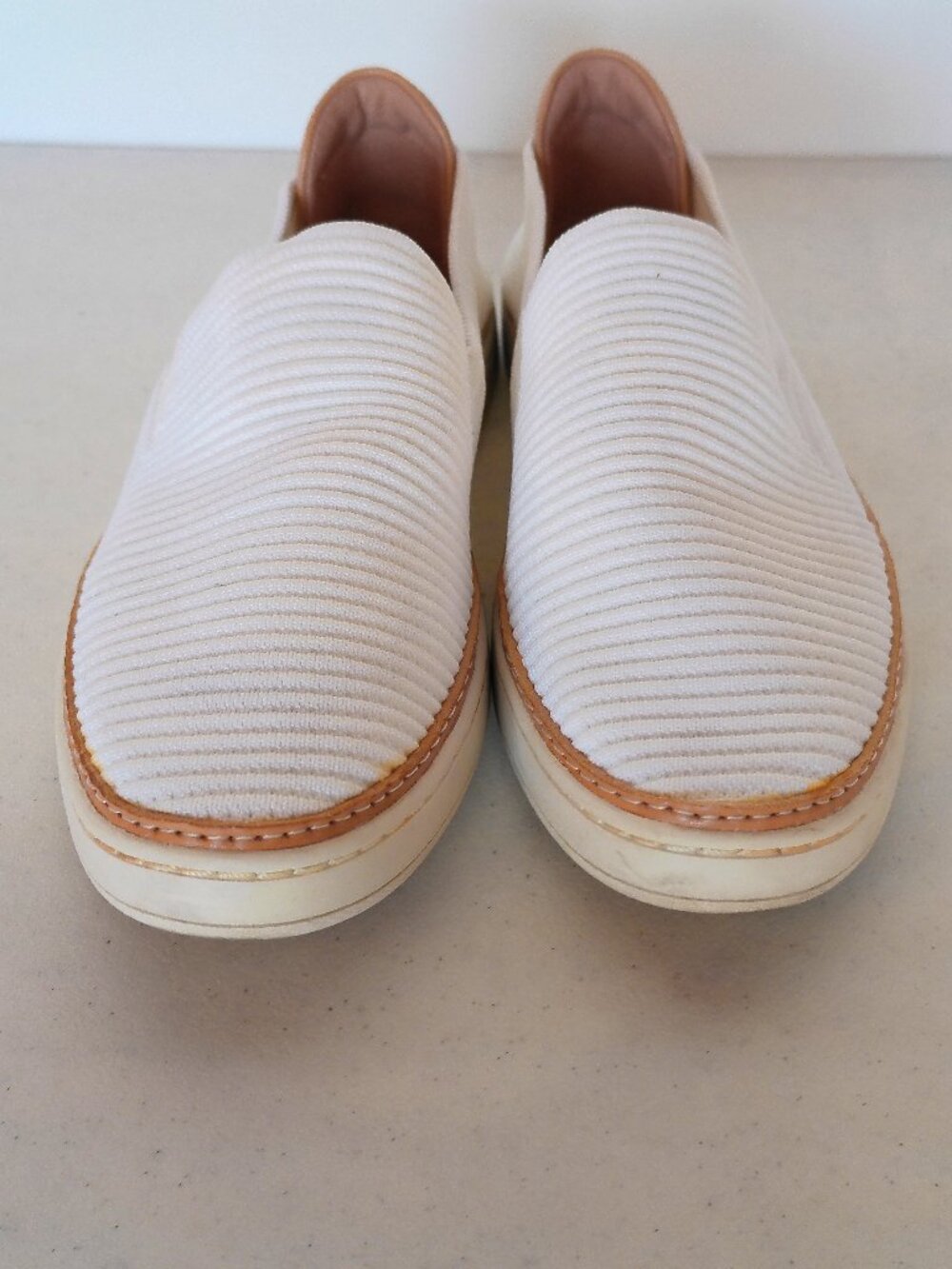 UGG Sammy Ribbed Knit Sneakers Size 8 White & Tan